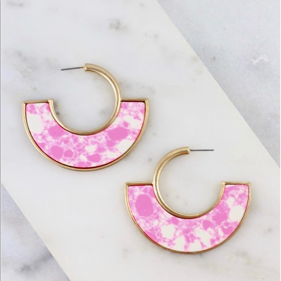 🌸 Beautiful metal & marble post hoop earrings. - Picture 2 of 2